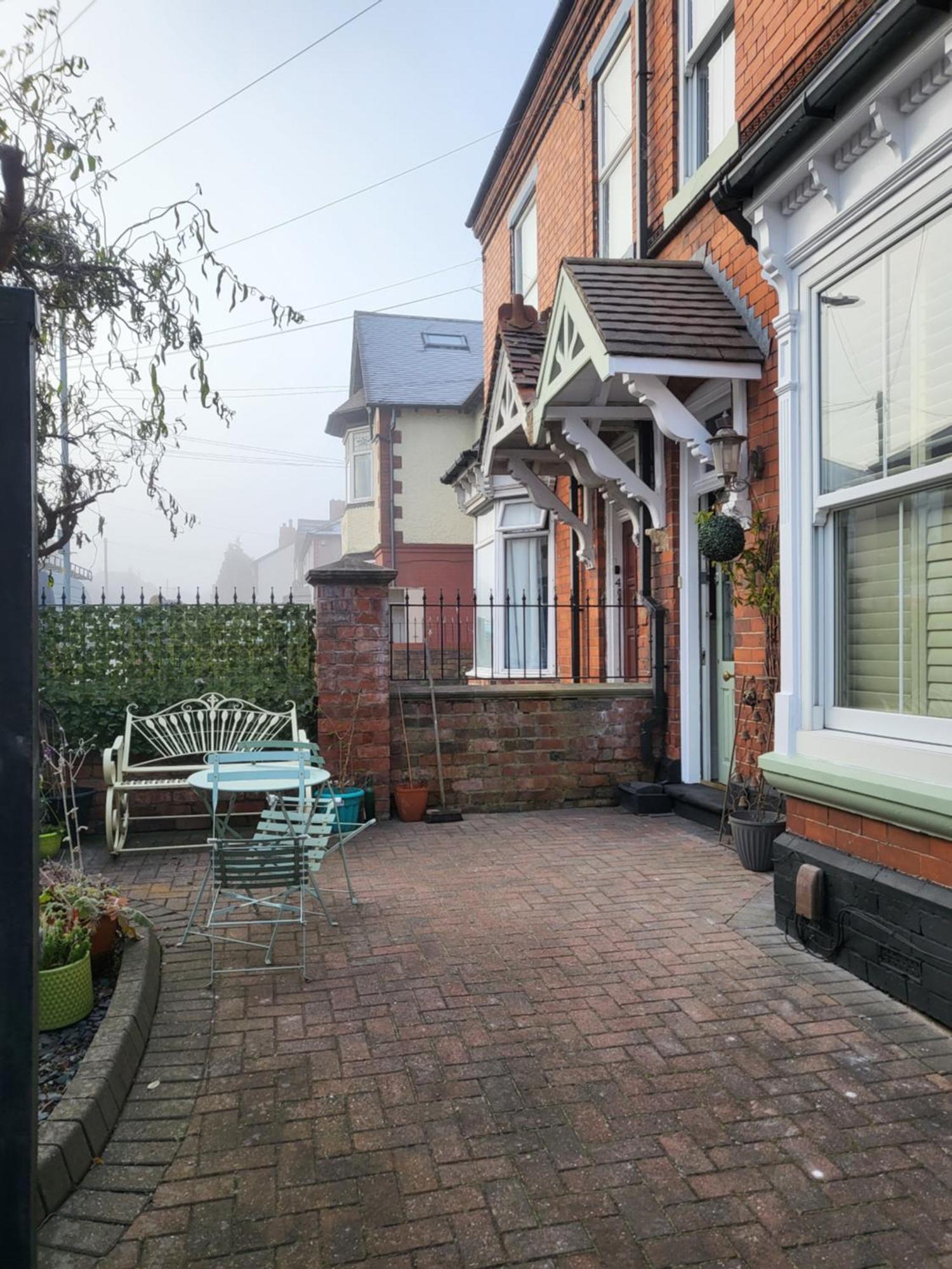 Haya Guest House Oldbury  Exterior foto